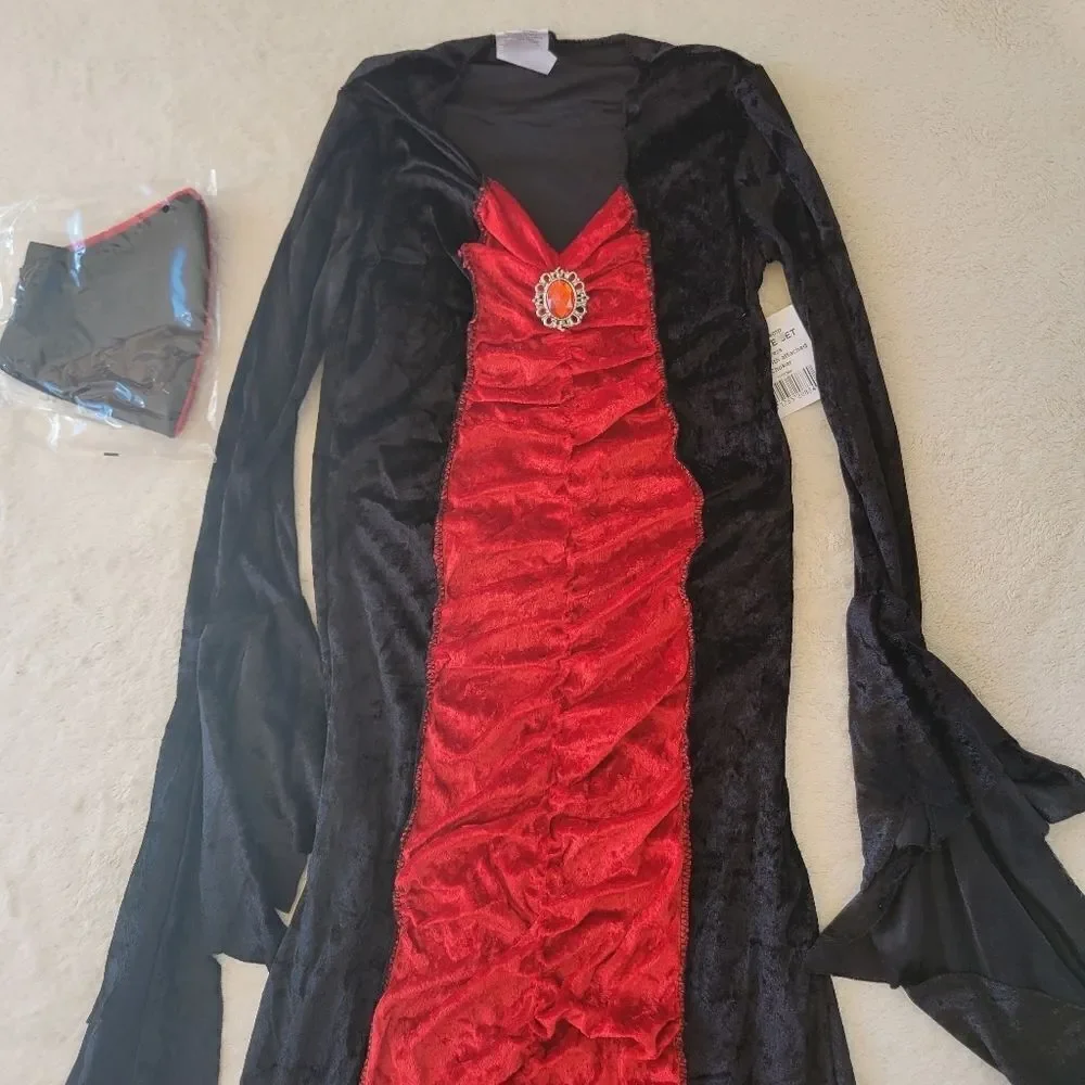 New Halloween costume Miss Vamp size 8/10